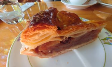 【万平ホテルカフェテラス】軽井沢で人気のアップルパイを食べてみた
